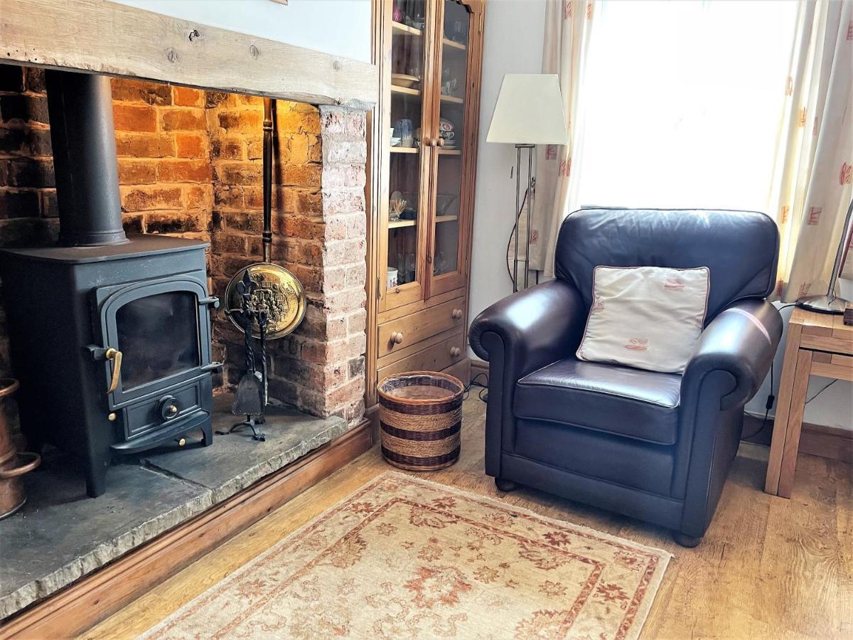 Pass The Keys Cosy Cottage With Views Over The Shropshire Hills Ludlow Bagian luar foto